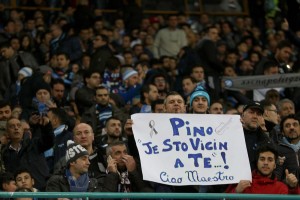 Salutato in maniera sontuosa Pino Daniele dal San Paolo