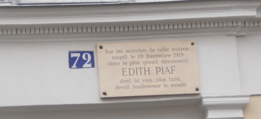 Targa al n. 72 di Rue Belleville che ricorda la nascita di Edith Piaf