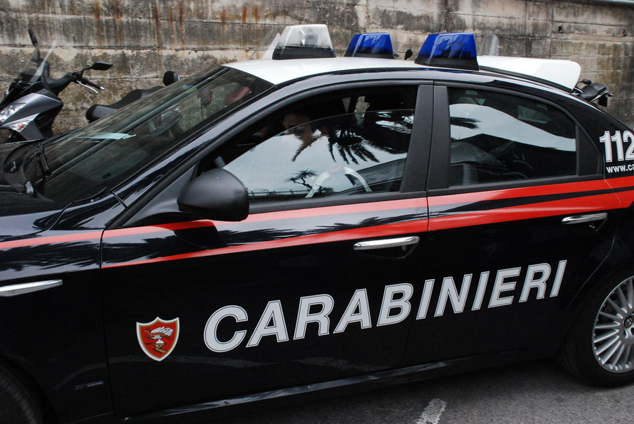 Vittoriaalessiamenna_21_secolo_carabinieri