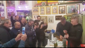 I soci del Club Napoli house di Cagliari, festeggiano il Napoli e Federico 
