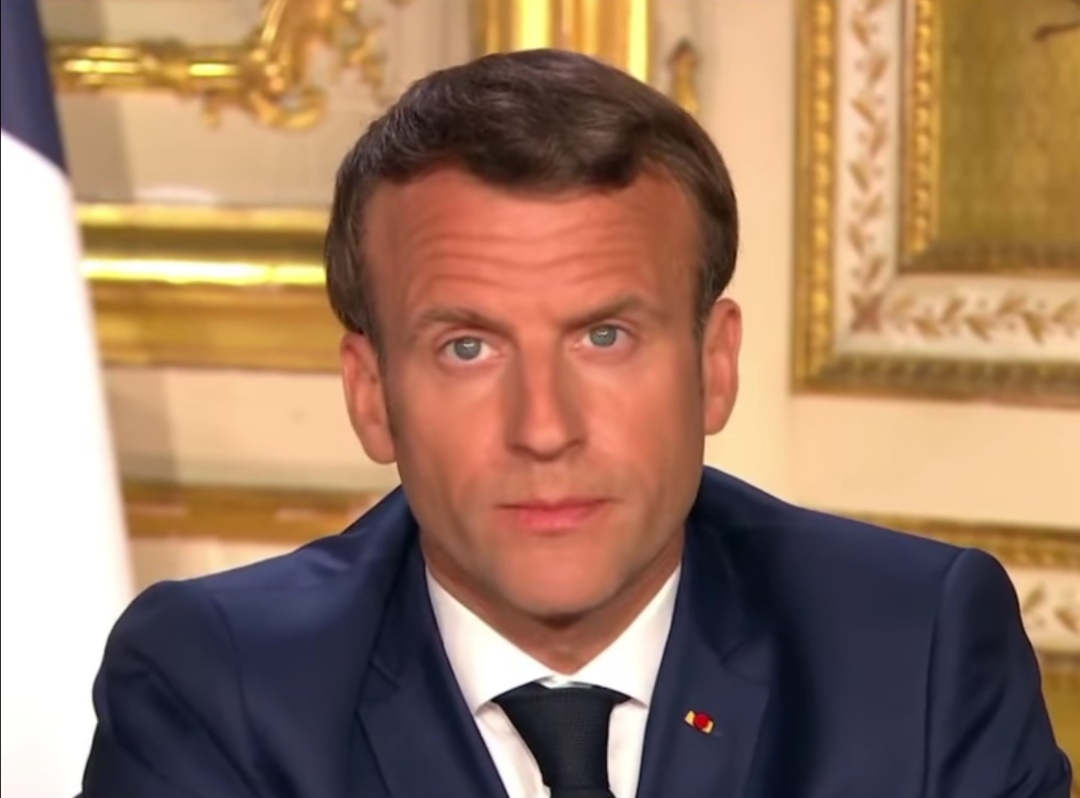 Macron riapre le scuole