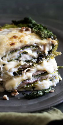 da scoprire strato dopo strato. Sostituisci la sfoglia di pasta fresca con le foglie di cavolo verza.