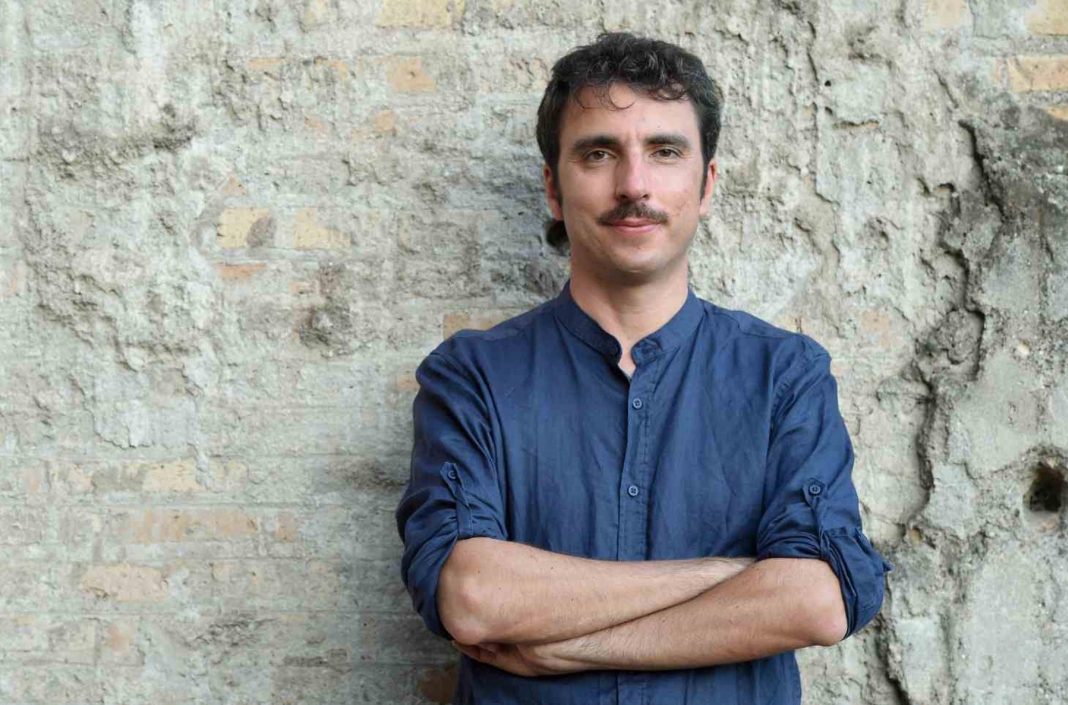 Libri - Mario Desiati, vincitore del Premio Strega 2022 subito in top ten