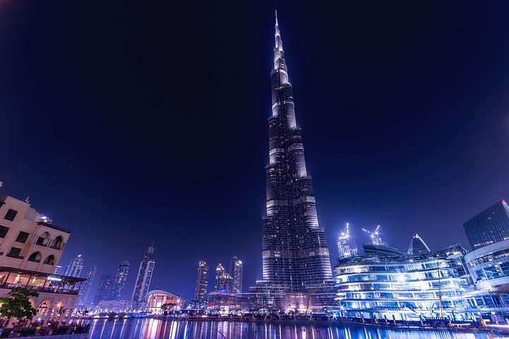 Burj Khalifa, il grattacielo più alto al mondo viene inaugurato nel 2010