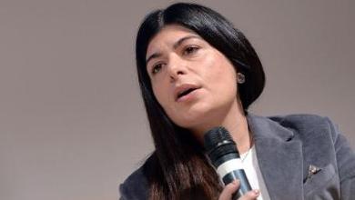 Chiara Colosimo è il nuovo presidente della Commissione Antimafia, eletta con i 29 voti della maggioranza.