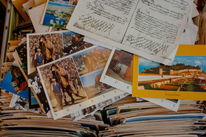 Primo ottobre: partì la prima cartolina della storia