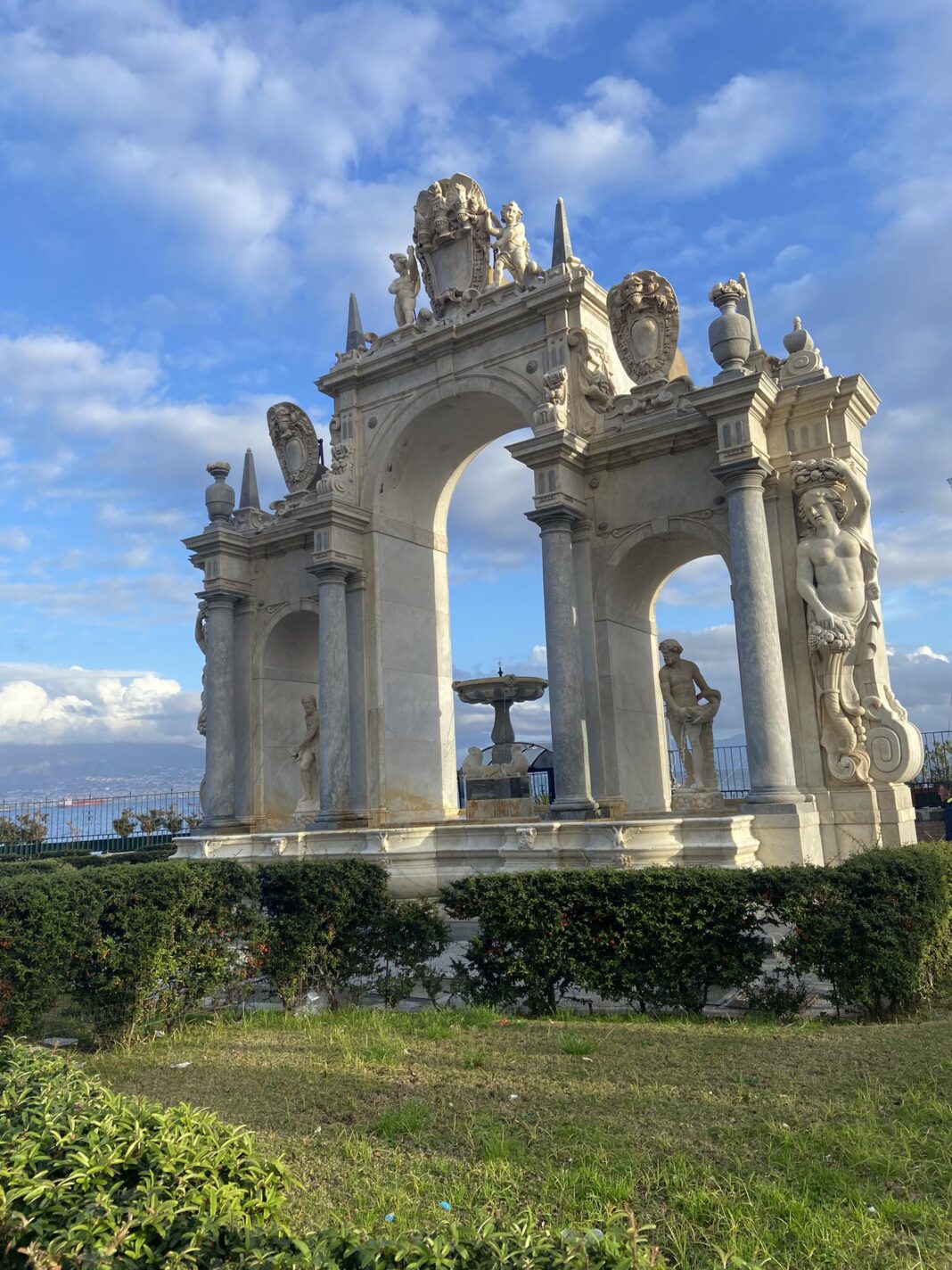 Fontane, Chiese, monumenti, le tante bellezze di Napoli