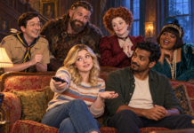 Ghosts su Netflix: nella casa infestata si litiga anche per la TV Ghosts su Netflix: nella casa infestata si litiga anche per la TV